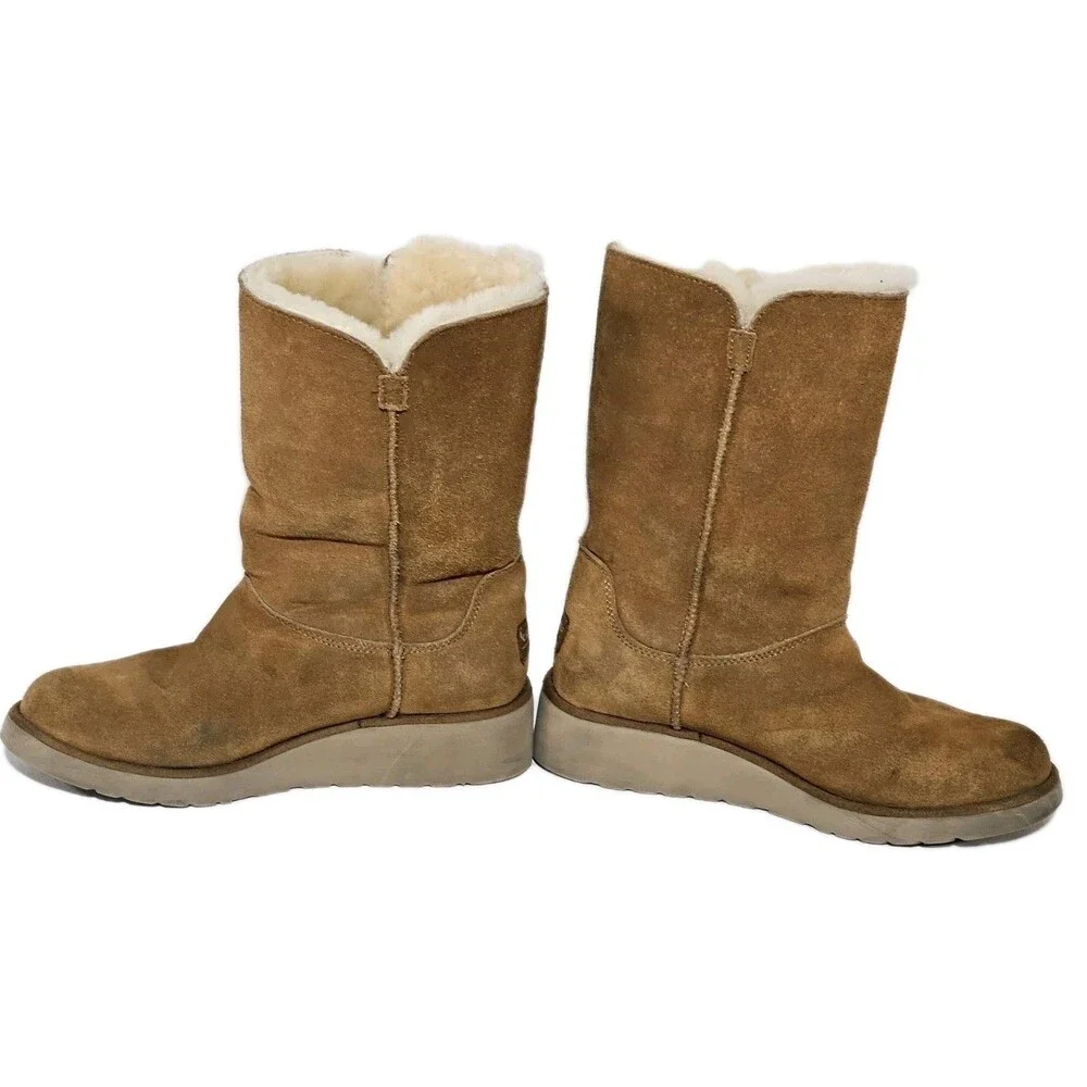 UGG Koolaburra Boot Womens Koola Short Fashion Size 7 Chestnut Brown